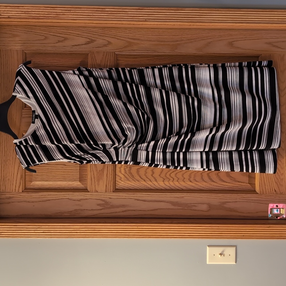 Roz & Ali dress